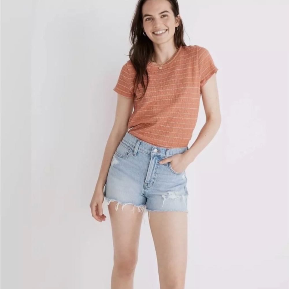 Madewell The perfect jean short in distressed good condition.